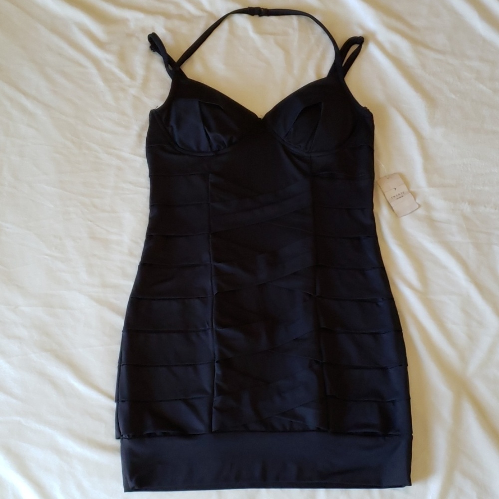 TWENTY ONE Little Black Dress